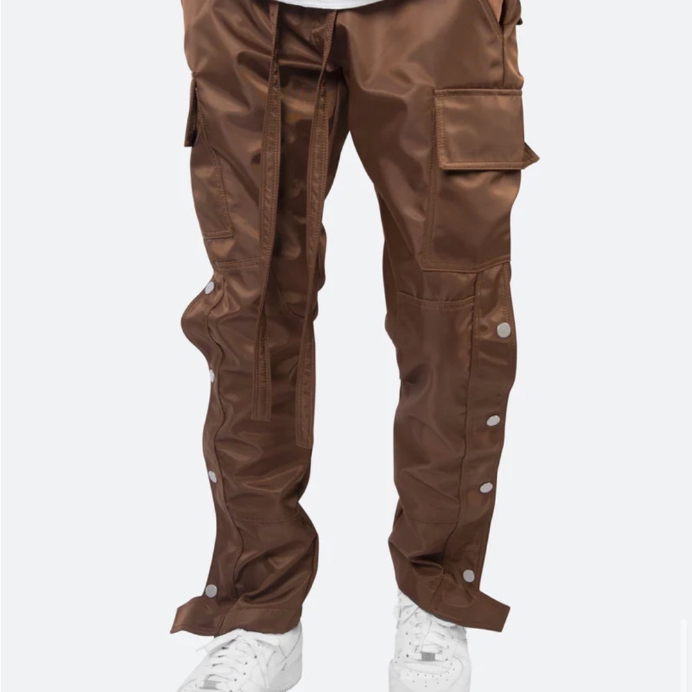 SNAP ZIPPER II CARGO PANTS
BROWN